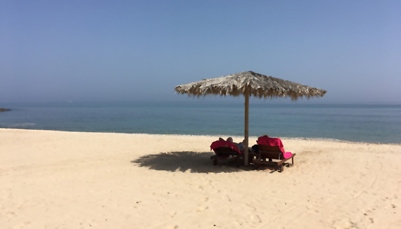 villalanamuscat-beach