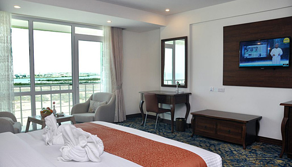 08_SurGrandHotel_roomview_normal