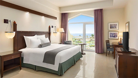 WyndhamGardenSLLMirbat_dbbedroom_01normal